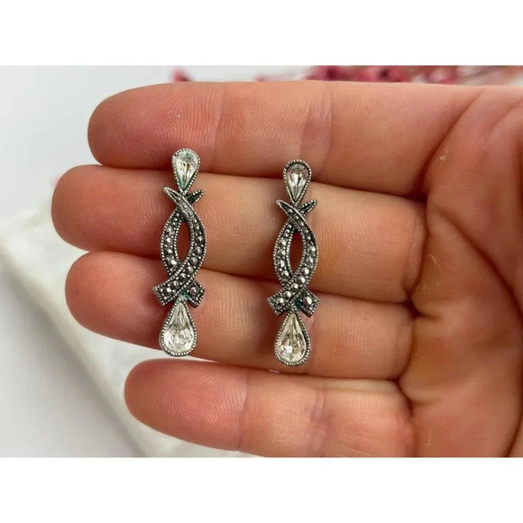 Silver Toned Crossover Style Avon Vintage Art Deco Teardrop Rhinestone Earrings - Picture 7 of 9